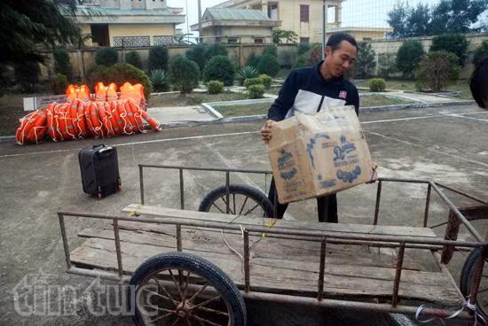Bộ Tư lệnh Cảnh sát biển tổ chức chương trình ‘Tết cùng ngư dân’ ảnh 7