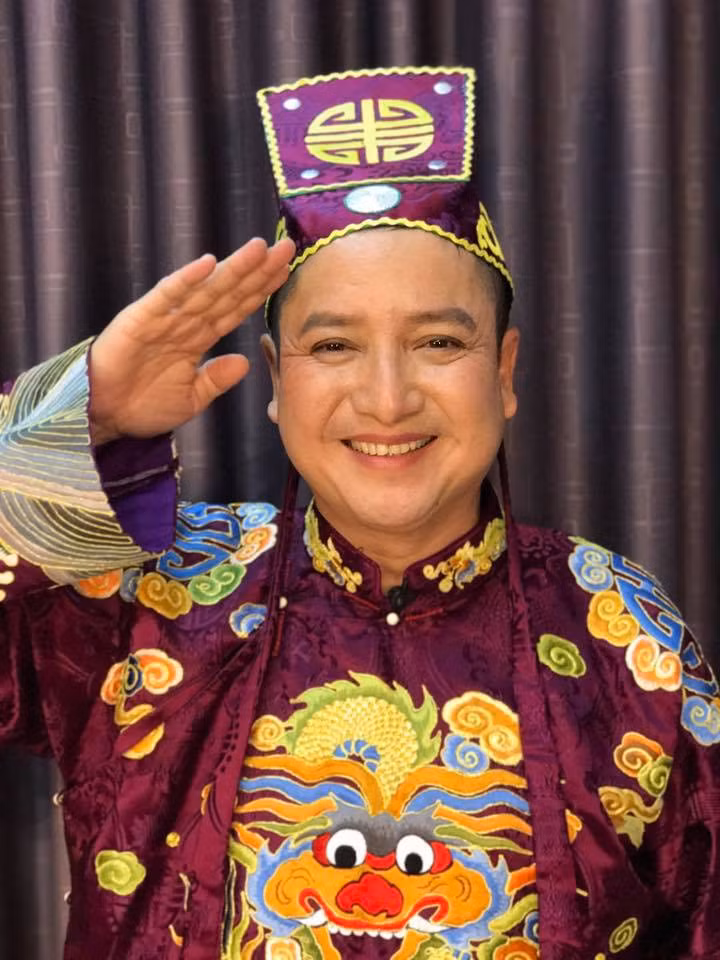 Táo Giao thông Chí Trung và chuyện món... 'Táo... dầm' trong 'Gặp nhau cuối năm 2017' ảnh 1