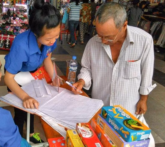  650 phần quà Tết đến với trẻ em khó khăn ảnh 1