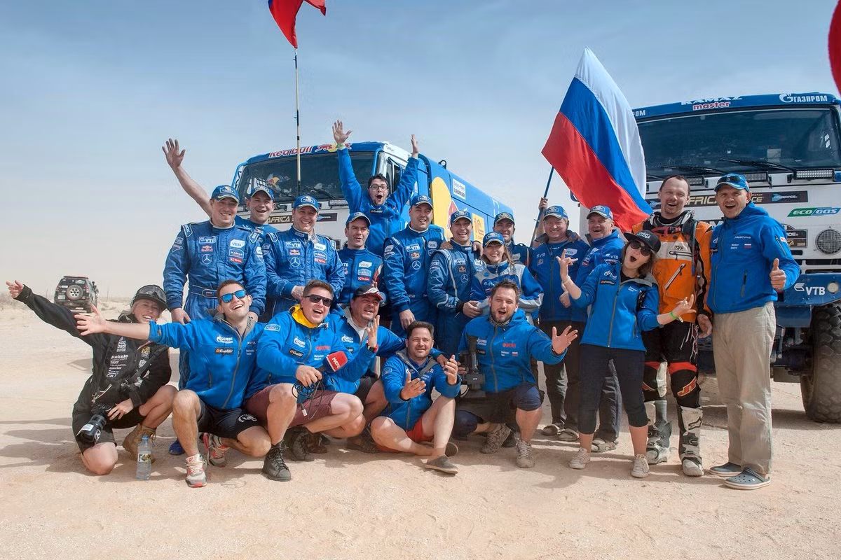 Dakar 2017: Các tay đua Nga chiếm 2 ngôi vô địch ảnh 1