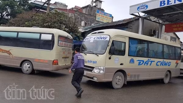 Xử lý nghiêm 'xe dù, bến cóc' dịp Tết ảnh 1