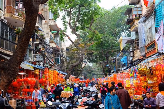 Nhộn nhịp sắm lễ cúng ông Công, ông Táo ảnh 1