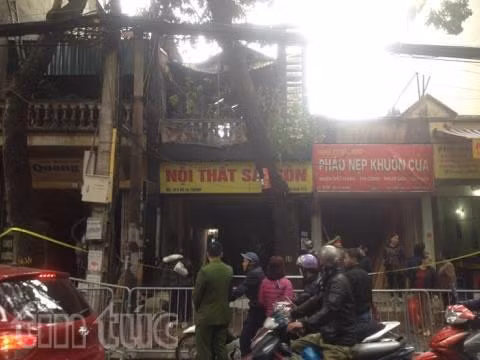 Sau vụ cháy quán karaoke, Hà Nội lại xảy ra cháy do hàn cắt ảnh 1