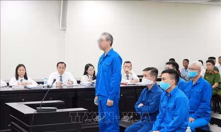 Vắng hàng chục người liên quan tại phiên xét xử cựu Phó Chủ tịch tỉnh Thanh Hóa