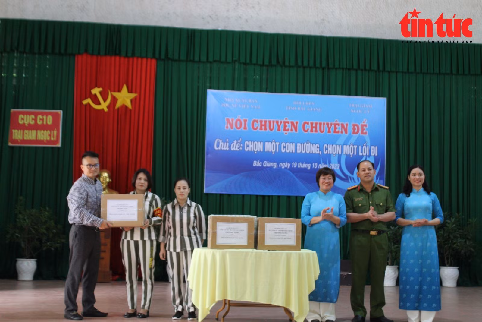 Chú thích ảnh