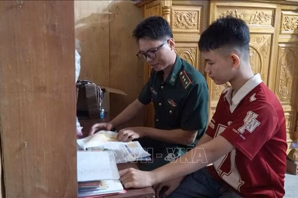 Viết tiếp ước mơ trở thành thầy giáo của cậu học trò mắc bệnh mãn tính
