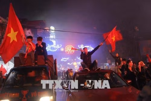 Người hâm mộ Hải Dương truyền lửa cho Văn Thanh, Văn Toàn ảnh 1