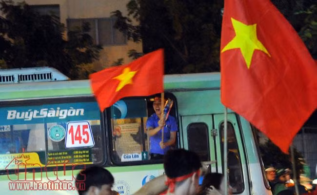 1001 kiểu ăn mừng của người dân TP Hồ Chí Minh ảnh 8