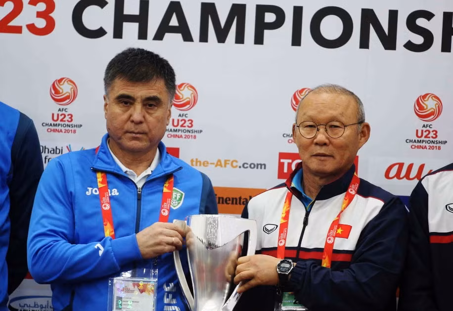 Trận chung kết hứa hẹn 'nổ tung' của hai đội bóng đến từ 'vùng trũng' U23 Việt Nam - U23 Uzbekistan ảnh 1