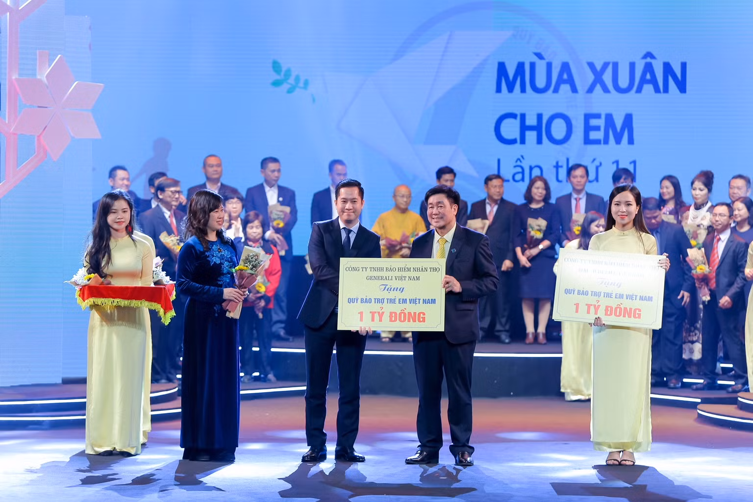 Generali Việt Nam 3 năm liền tài trợ chương trình ‘Cùng em đến trường’ ảnh 1