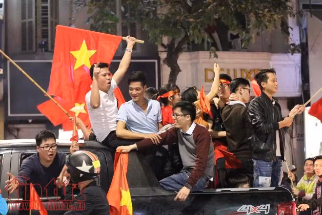 U23 thi đấu vì tinh thần của CĐV, CĐV xuống đường vì U23! ảnh 8