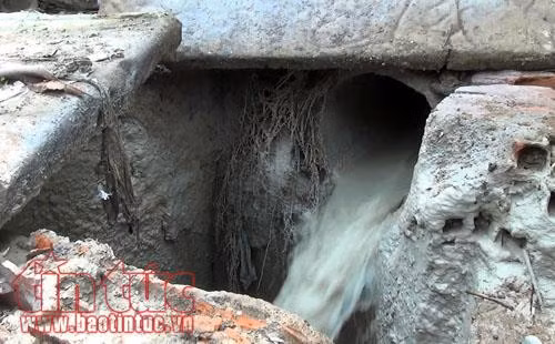 Bắt quả tang công ty cổ phần giấy Vĩnh Huê xả thải ra suối Nhum ảnh 2