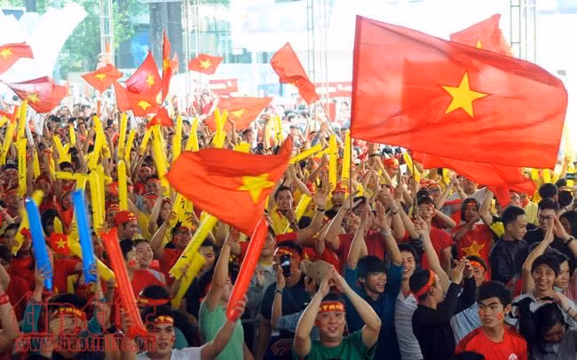 Đủ kiểu cổ vũ đội tuyển U23 Việt Nam tại TP Hồ Chí Minh ảnh 1