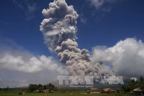 Philippines báo động núi lửa Mayon sắp phun trào nguy hiểm ảnh 1