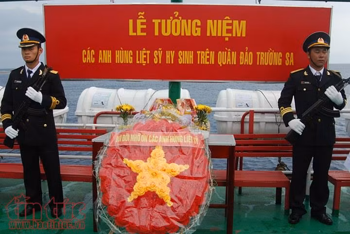 Lễ tưởng niệm các anh hùng liệt sĩ hy sinh vì sự nghiệp bảo vệ chủ quyền biển, đảo thiêng liêng của Tổ quốc ảnh 1