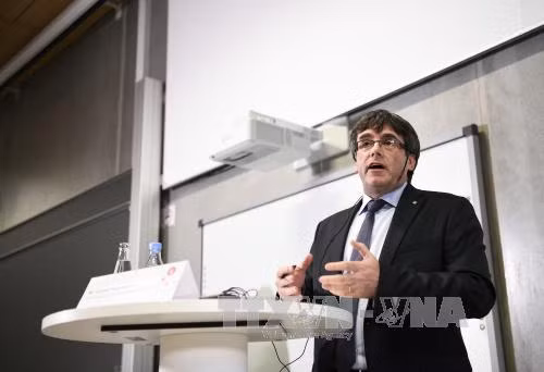 Tây Ban Nha ngăn ông Puigdemont được bầu lại làm Thủ hiến Catalonia ảnh 1