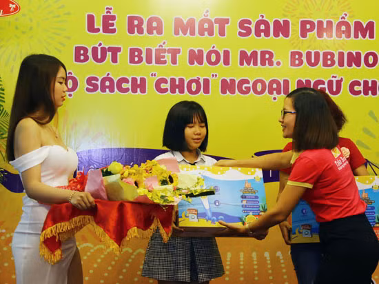 Công ty cổ phần Taka Books ra mắt bút biết nói và sách học ngoại ngữ ảnh 1
