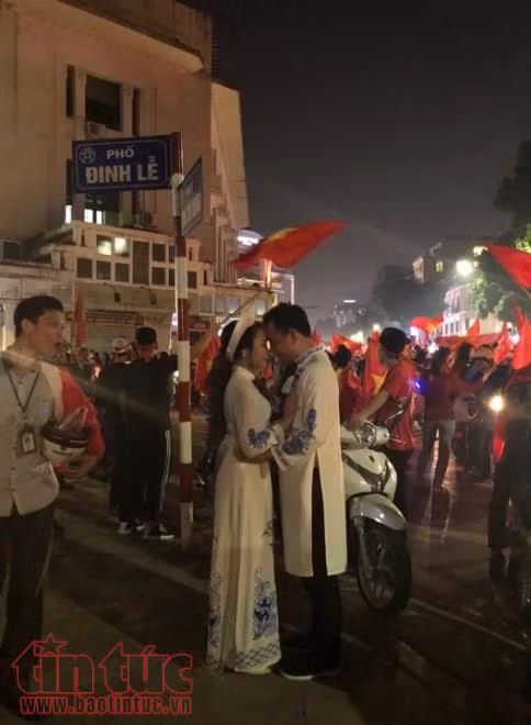 U23 thi đấu vì tinh thần của CĐV, CĐV xuống đường vì U23! ảnh 5