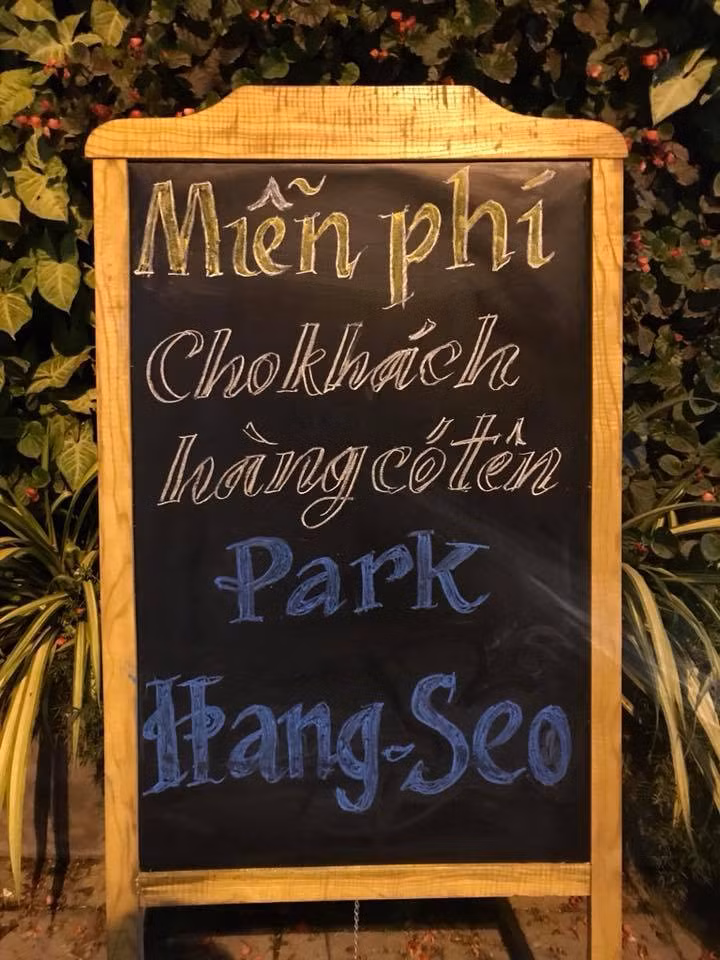 Quán cà phê, shop online đua nhau giảm giá mừng chiến thắng U23 ảnh 2