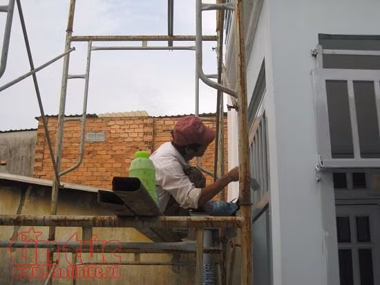 Giá tăng gấp 2-3 lần vẫn thiếu thợ sửa nhà cuối năm ảnh 2