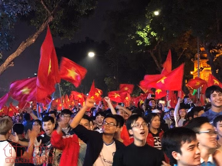 U23 thi đấu vì tinh thần của CĐV, CĐV xuống đường vì U23! ảnh 12