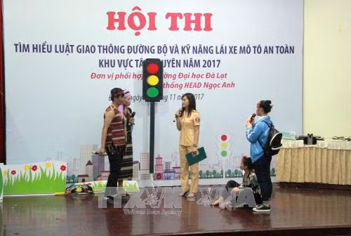 Nâng cao ý thức chấp hành Luật giao thông đường bộ trong học sinh, sinh viên ảnh 1