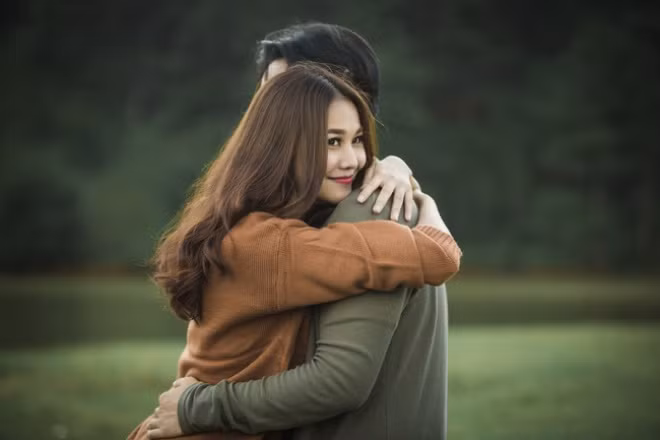Nghe hai phiên bản 'Tháng Tư là lời nói dối của em' qua giọng ca Hà Anh Tuấn và Thanh Ngân ảnh 3