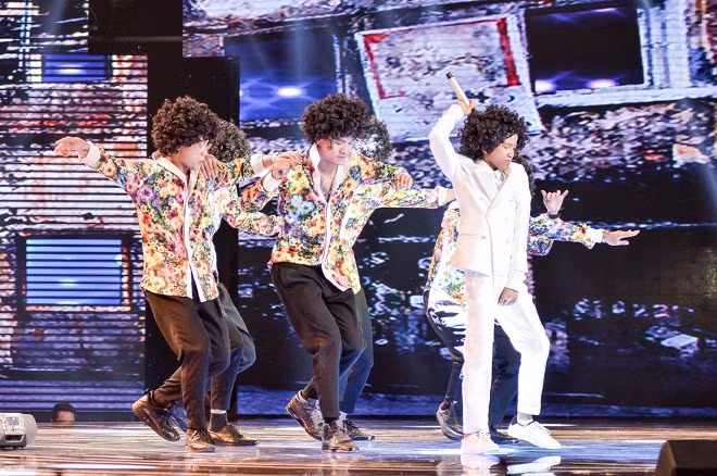 The Voice Kids: Soobin Hoàng Sơn 'thả thính', muốn đánh đàn cho Cát Tường hát dân ca ảnh 2