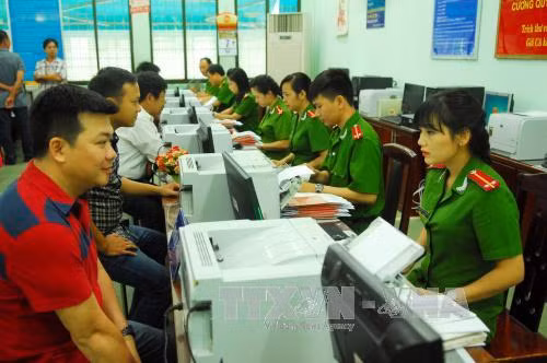 Cấp cả Giấy xác nhận Chứng minh nhân dân khi chuyển sang thẻ căn cước ảnh 1