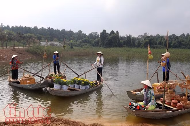 Trải nghiệm Chợ nổi Cái Răng trên hồ Đồng Mô ảnh 4