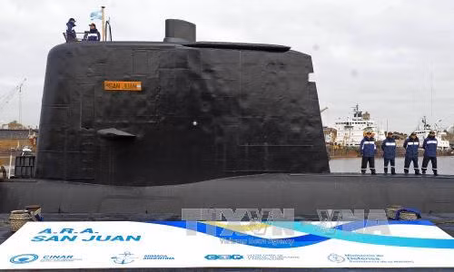 Thời tiết cản trở việc tìm kiếm chiếc tàu ngầm mất tích của Argentina ảnh 1