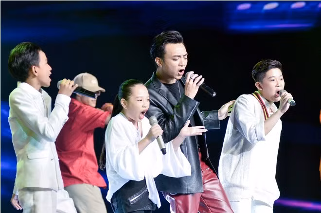 The Voice Kids 2017: Hoài Ngọc chứng minh đẳng cấp 'khó vượt' với 'Cây đàn tróc sơn' ảnh 7