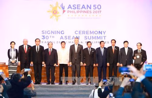Thủ tướng kết thúc thành công tham dự Hội nghị cấp cao ASEAN-30 ảnh 1