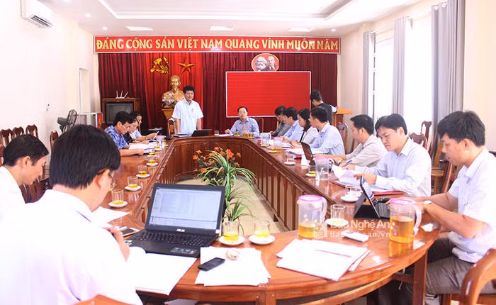 Nghệ An kỷ luật cán bộ vi phạm việc chi trả chế độ chính sách cho học sinh ảnh 1