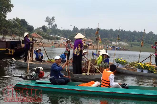 Trải nghiệm Chợ nổi Cái Răng trên hồ Đồng Mô ảnh 1