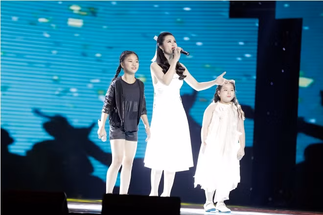 Đông Nhi - Đức Phúc - Ali Hoàng Dương hội tụ tại đêm Bán kết The Voice Kids 2017 ảnh 2