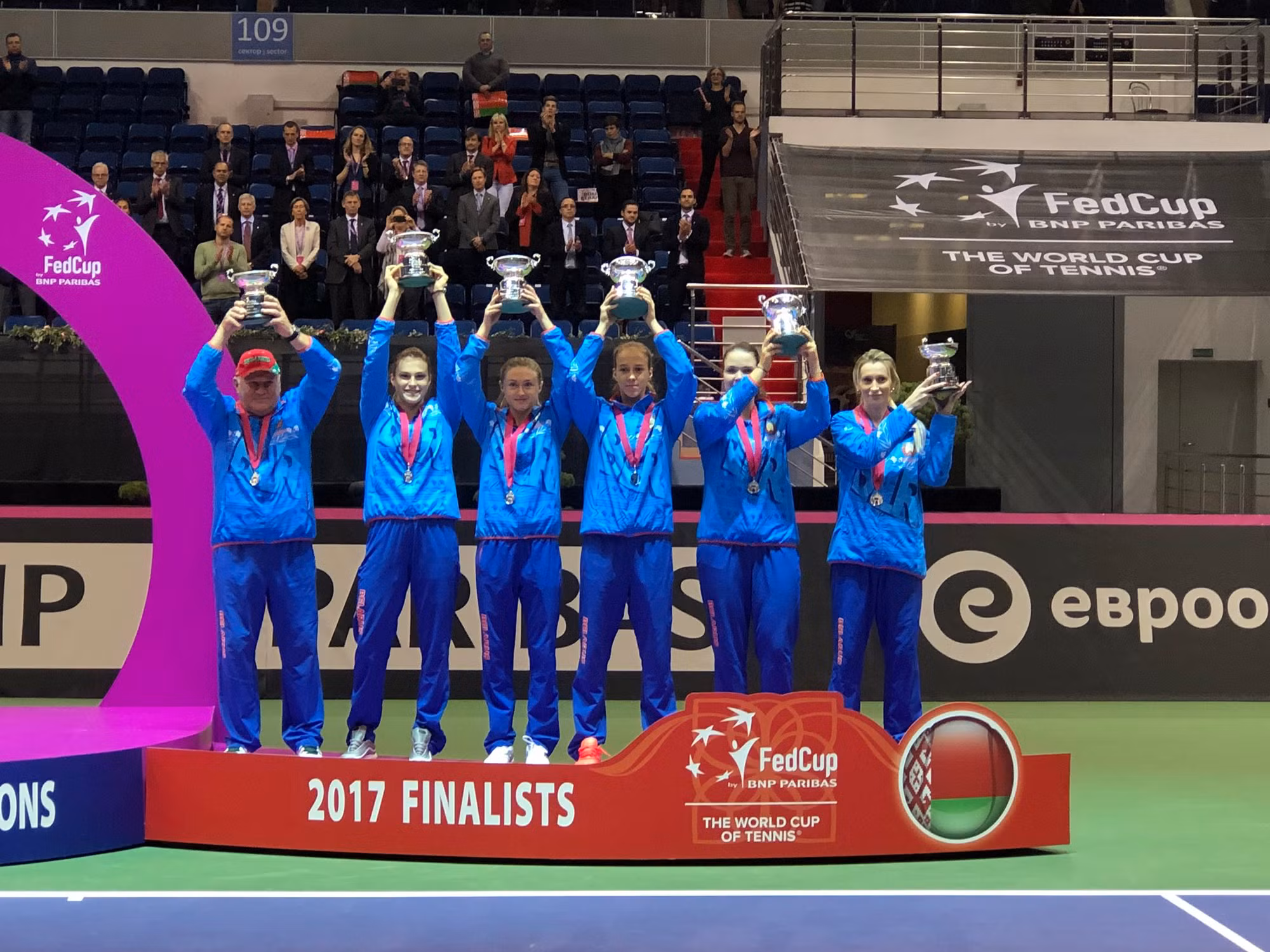 Sau 17 năm Mỹ mới lại vô địch Fed Cup ảnh 2