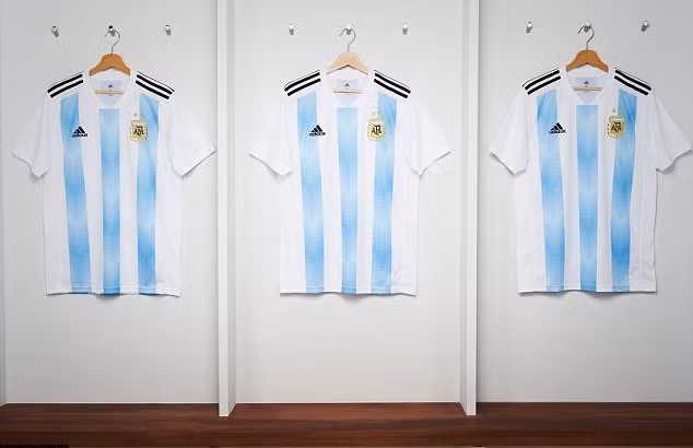 Lộ diện áo đấu của Lionel Messi và cuộc chiến Adidas, Nike, Puma tại World Cup 2018 ảnh 3