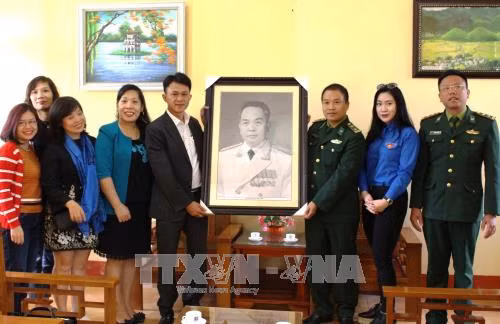 Mang hơi ấm đến với trẻ em nghèo Cao nguyên đá Đồng Văn ảnh 2