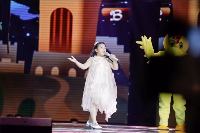 The Voice Kids 2017: Như Ngọc đại diện team Tràm - Tiên, Thanh Ngân ra về đầy nuối tiếc ảnh 7