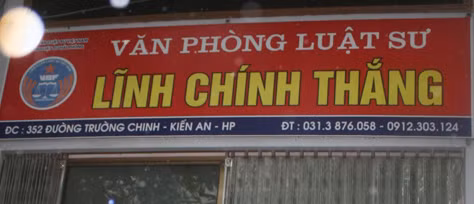 Luật sư bị tạt axít trước văn phòng ảnh 1