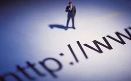 Người Nga ủng hộ việc kiểm soát trang web đen ảnh 1