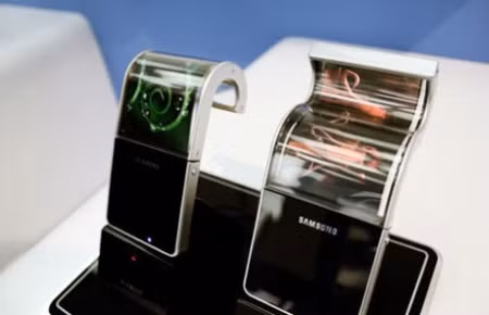 Samsung dự định công bố điện thoại màn hình dẻo ảnh 1