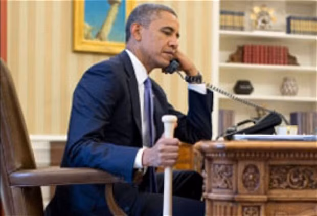 Ông Obama cầm gậy bóng chày điện đàm với Thủ tướng Thổ Nhĩ Kỳ ảnh 1