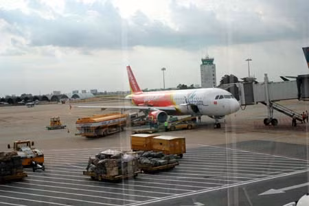 Giảm giá vé máy bay: Cơ hội du lịch giá rẻ ảnh 1