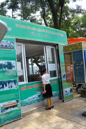 Vòng quanh Hồ Tây bằng xe điện ảnh 2