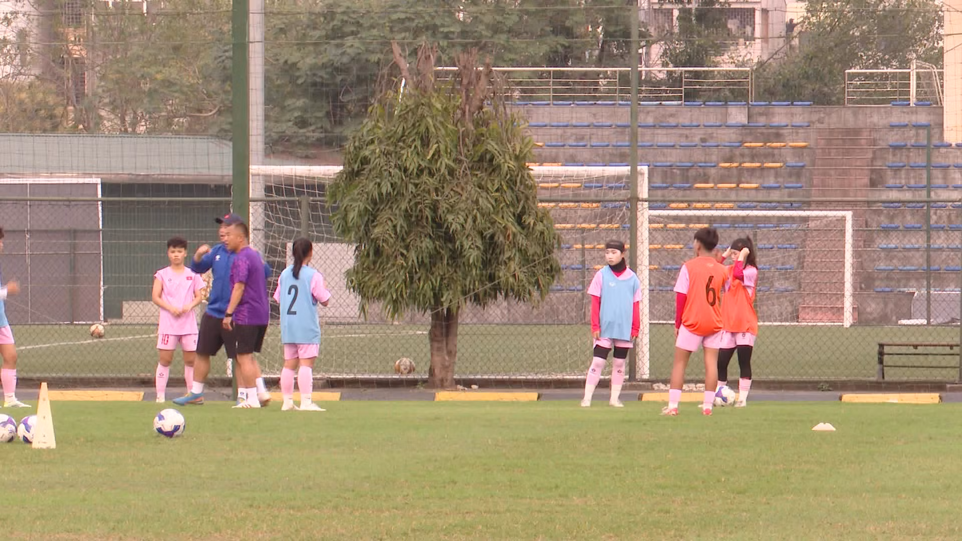 HLV Okiyama Masahiko bắt đầu hành trình mới cùng đội tuyển U17 nữ Việt Nam