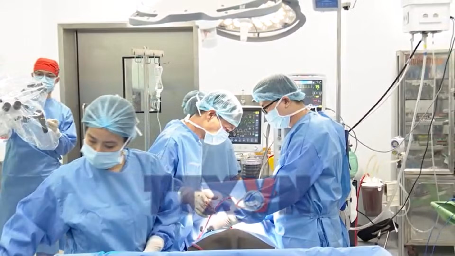Hiện thực hóa chủ trương đưa y tế kỹ thuật cao đến gần người dân