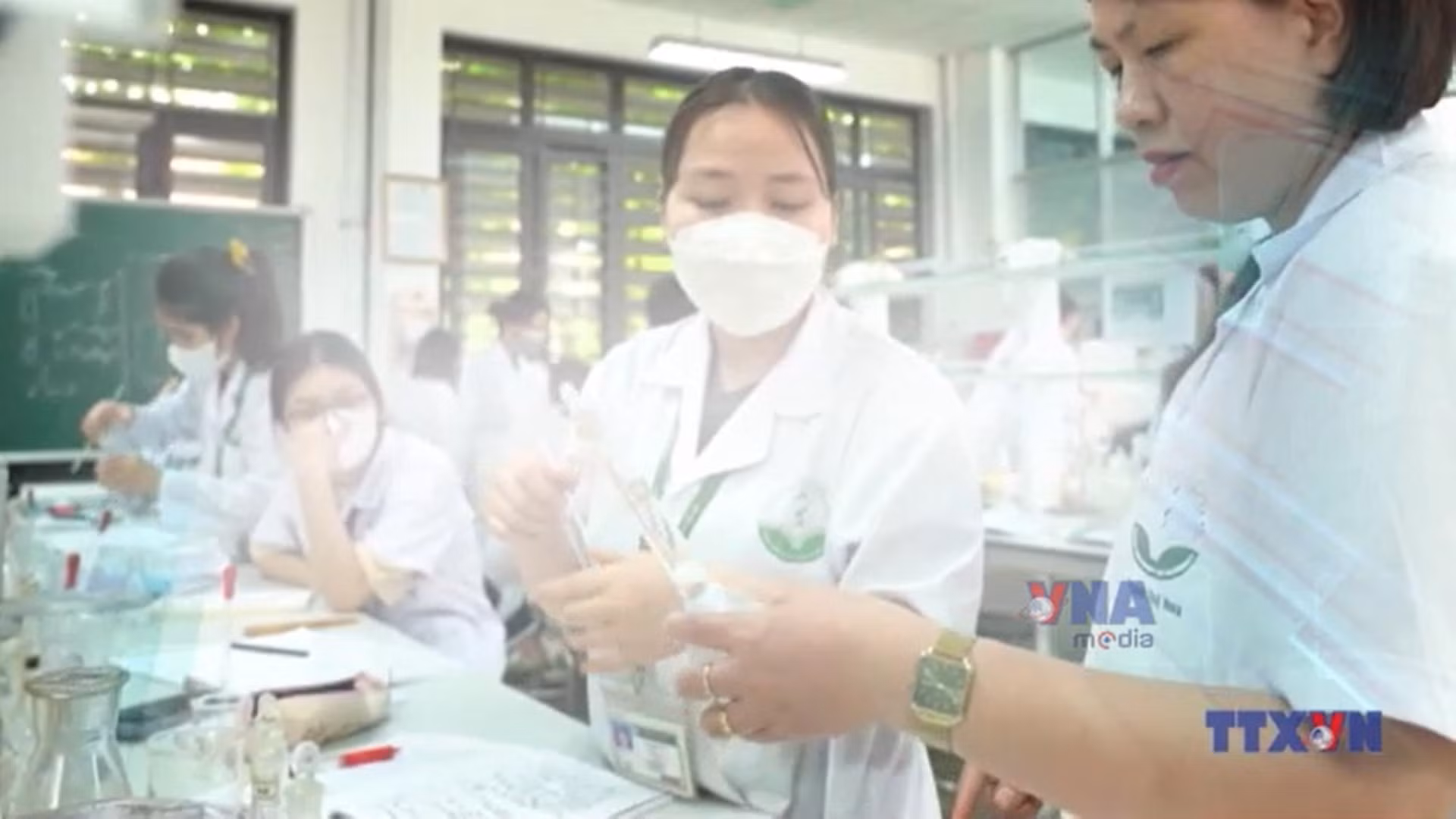 Ứng dụng khoa học công nghệ vào thực tiễn