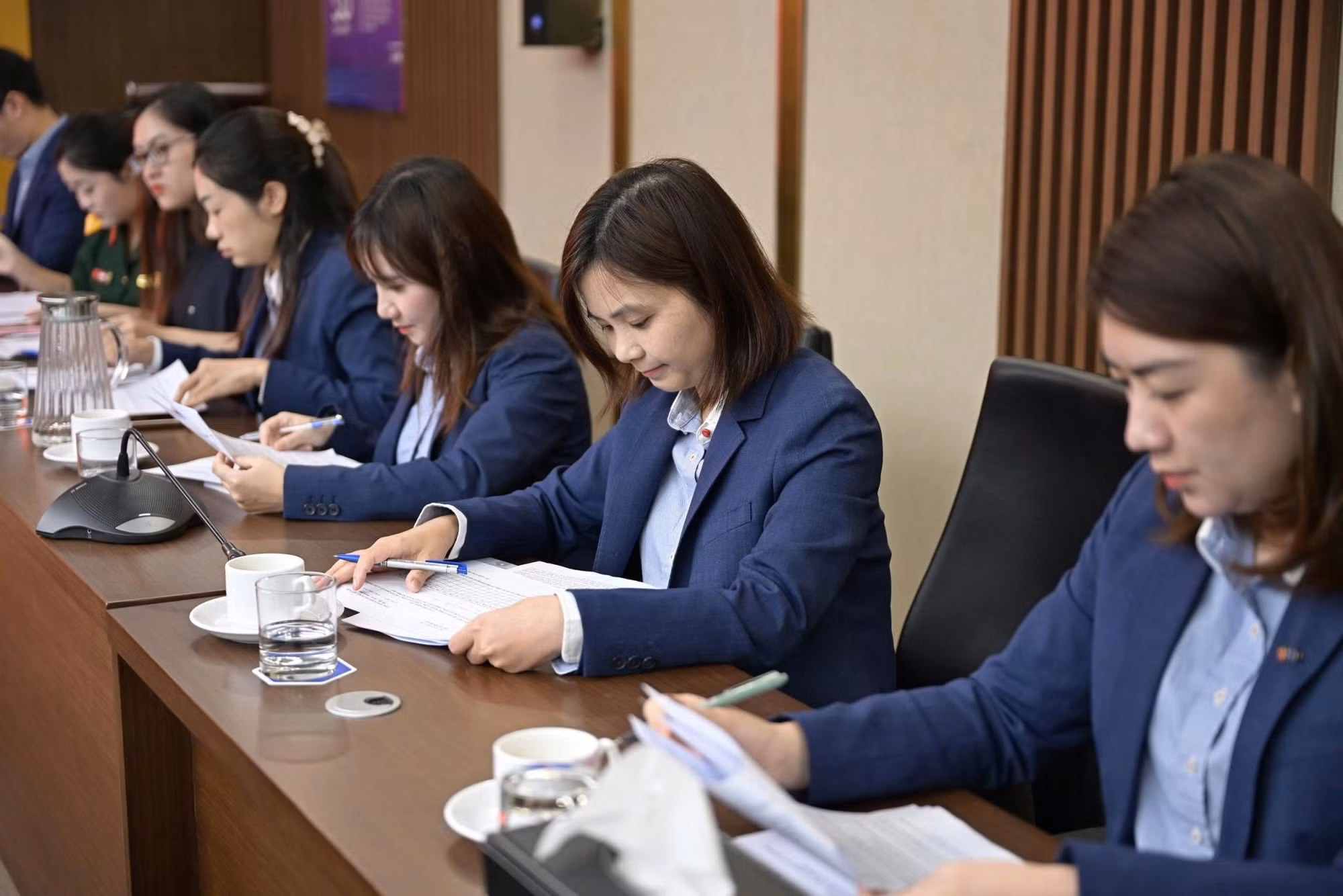 nhanthuc.jpg